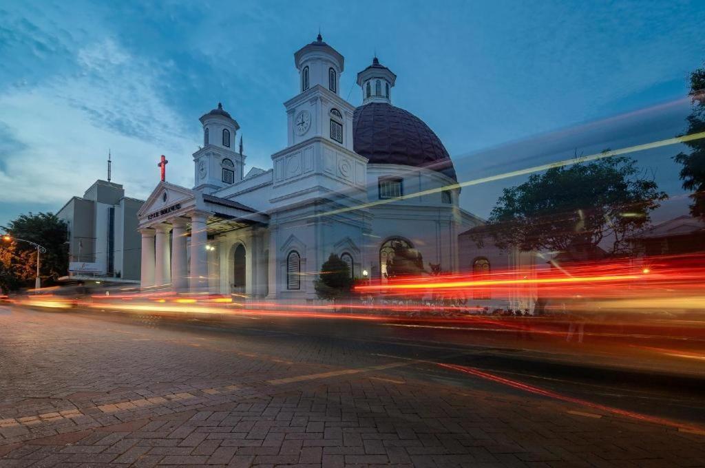 New Mira Hotel Semarang Kültér fotó